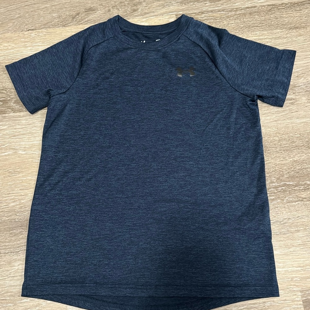 Like 🆕 Under Armour Boys Heat Gear Loose Shirt